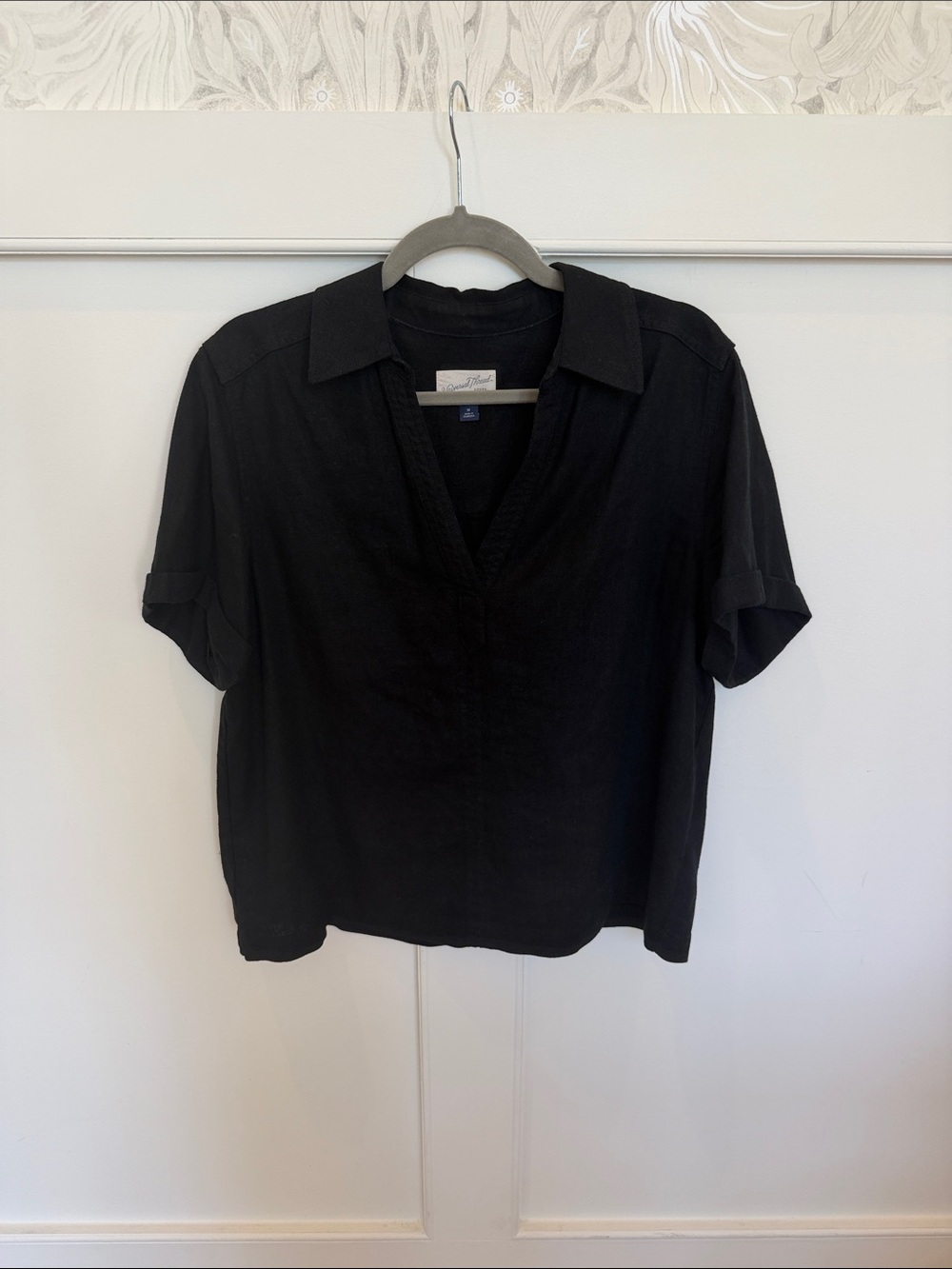 Universal Thread Black Short Sleeve Collared V-Neck Top